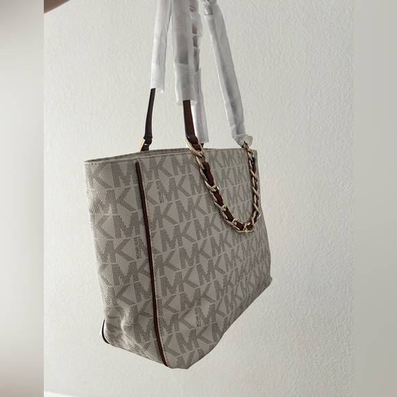 Michael Kors Harper Large Vanilla EW Tote Bag - Brand New - Picture 6 of 15